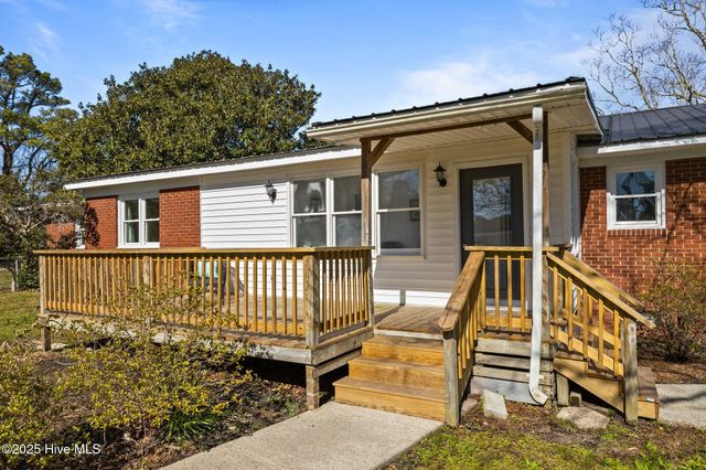 1041 Highway 101, Beaufort, NC 28516