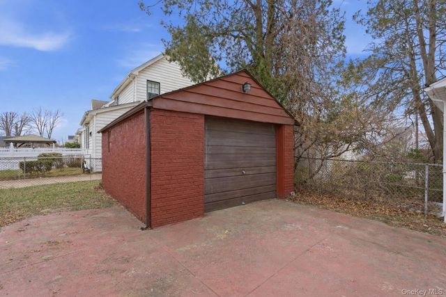 20532 104th Avenue, Saint Albans, NY 11412