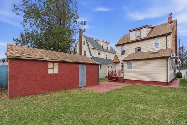20532 104th Avenue, Saint Albans, NY 11412