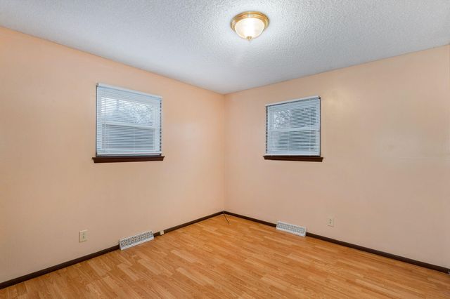 1112 E Evergreen Street, Springfield, MO 65803