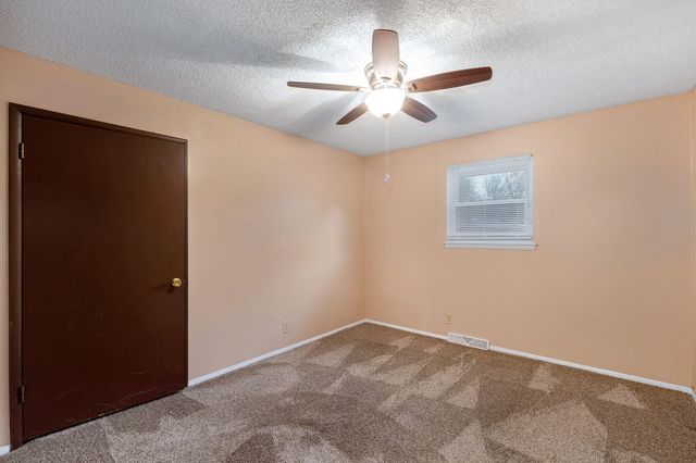 1112 E Evergreen Street, Springfield, MO 65803