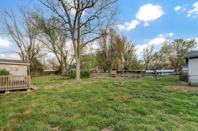 1112 E Evergreen Street, Springfield, MO 65803