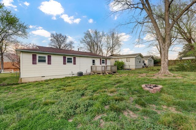 1112 E Evergreen Street, Springfield, MO 65803