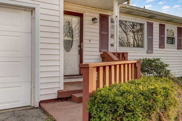 1112 E Evergreen Street, Springfield, MO 65803