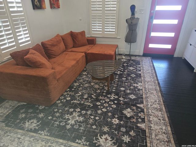 1118 NOLAN ST, San Antonio, TX 78202