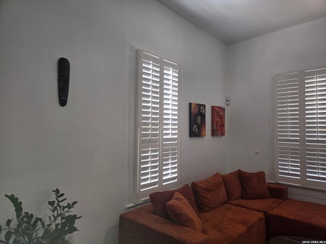 1118 NOLAN ST, San Antonio, TX 78202