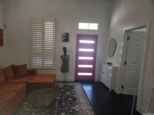 1118 NOLAN ST, San Antonio, TX 78202