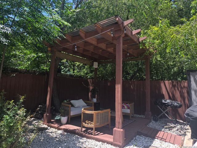 1118 NOLAN ST, San Antonio, TX 78202