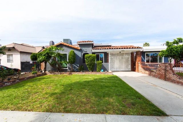 1919 W 82nd, Los Angeles, CA 90047