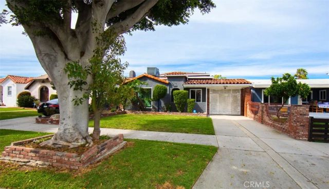 1919 W 82nd, Los Angeles, CA 90047