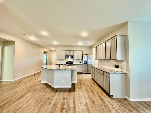 28300 E 111th Place S, Coweta, OK 74429