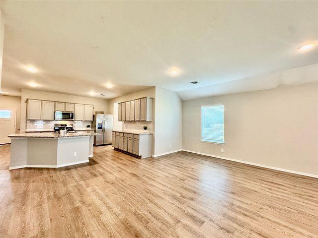 28300 E 111th Place S, Coweta, OK 74429