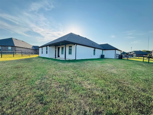 28300 E 111th Place S, Coweta, OK 74429