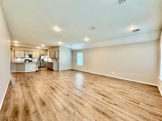 28300 E 111th Place S, Coweta, OK 74429