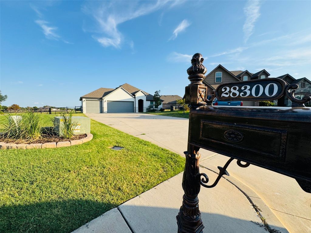 28300 E 111th Place S, Coweta, OK 74429