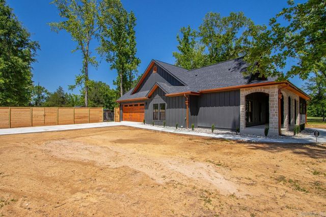 66 Friendship Road, Conway, AR 72032