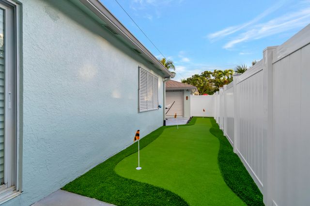 310 GULFSTREAM Drive, Delray Beach, FL 33444