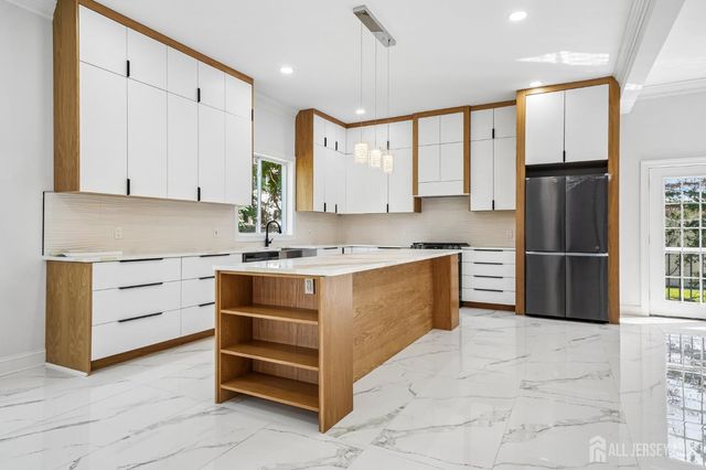 20 Milton Avenue, Edison, NJ 08820