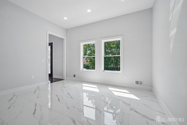 20 Milton Avenue, Edison, NJ 08820