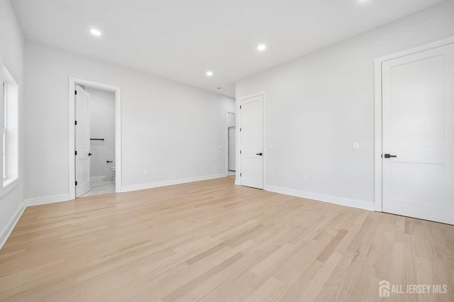 20 Milton Avenue, Edison, NJ 08820