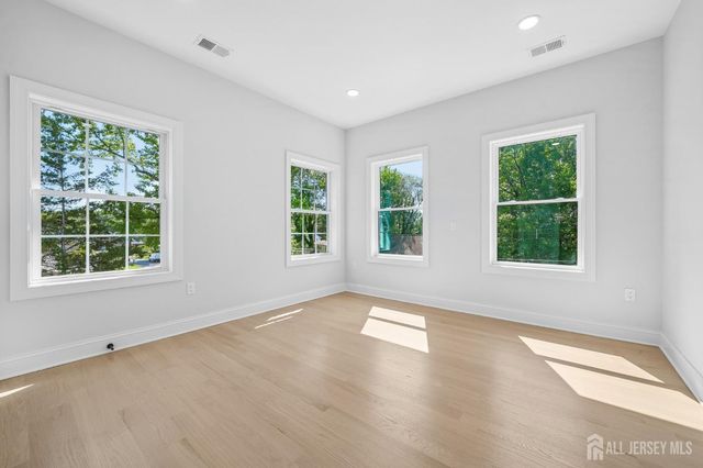 20 Milton Avenue, Edison, NJ 08820