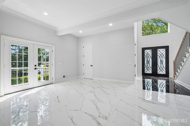 20 Milton Avenue, Edison, NJ 08820