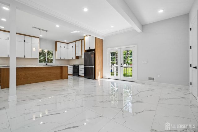 20 Milton Avenue, Edison, NJ 08820