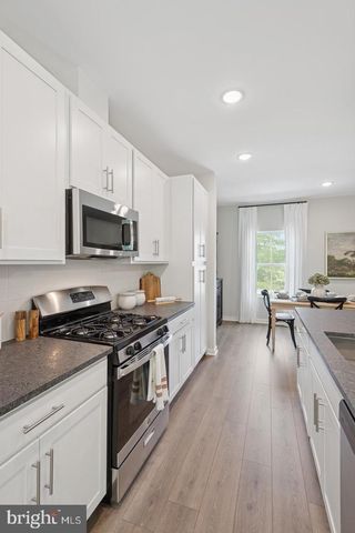 42 SILVERBELL AVE, Berlin, NJ 08009