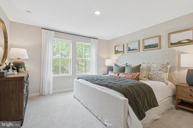 42 SILVERBELL AVE, Berlin, NJ 08009