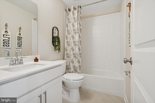 42 SILVERBELL AVE, Berlin, NJ 08009
