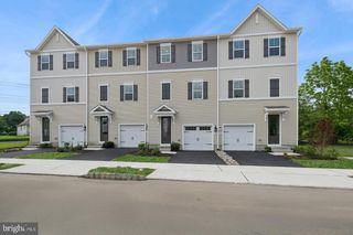42 SILVERBELL AVE, Berlin, NJ 08009