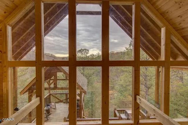 1340 Parkview Vista Way, Pigeon Forge, TN 37863