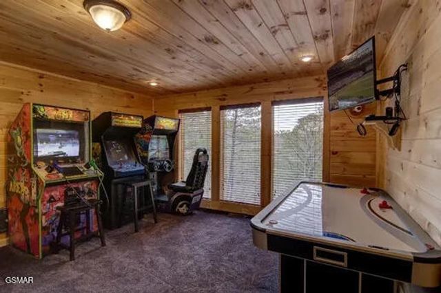 1340 Parkview Vista Way, Pigeon Forge, TN 37863