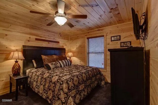 1340 Parkview Vista Way, Pigeon Forge, TN 37863