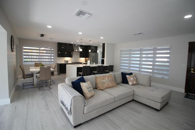 2548 SE 14th Street E 2548 Se 14th St, Pompano Beach, FL 33062
