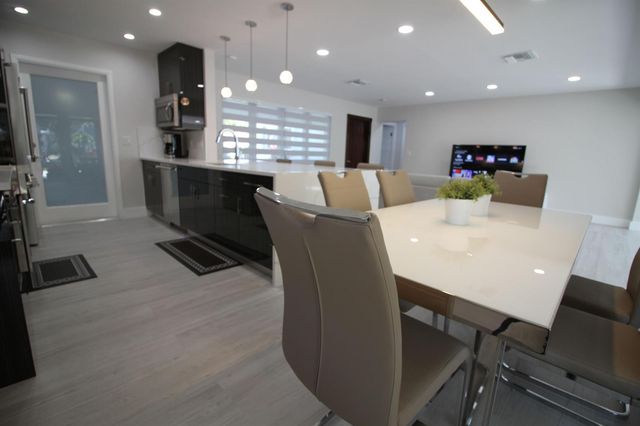 2548 SE 14th Street E 2548 Se 14th St, Pompano Beach, FL 33062