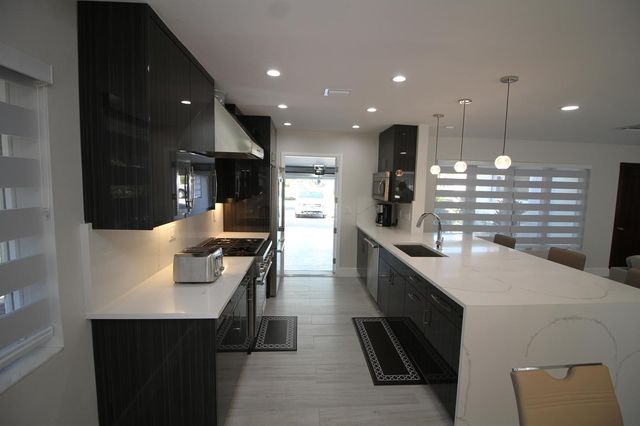 2548 SE 14th Street E 2548 Se 14th St, Pompano Beach, FL 33062