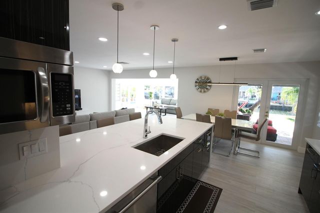 2548 SE 14th Street E 2548 Se 14th St, Pompano Beach, FL 33062