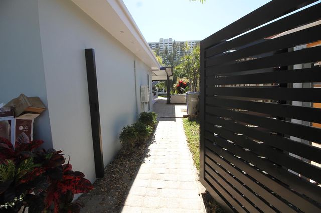 2548 SE 14th Street E 2548 Se 14th St, Pompano Beach, FL 33062