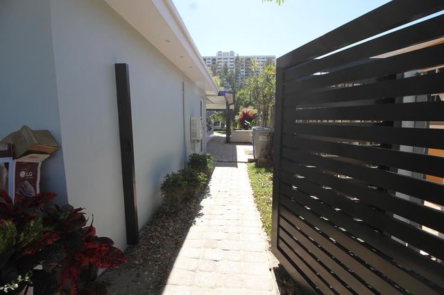 2548 SE 14th Street E 2548 Se 14th St, Pompano Beach, FL 33062