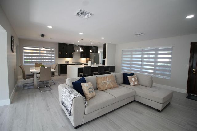 2548 SE 14th Street E 2548 Se 14th St, Pompano Beach, FL 33062