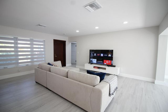 2548 SE 14th Street E 2548 Se 14th St, Pompano Beach, FL 33062