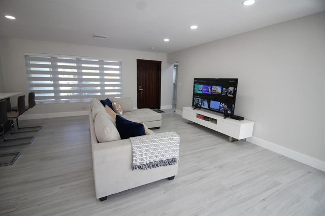 2548 SE 14th Street E 2548 Se 14th St, Pompano Beach, FL 33062