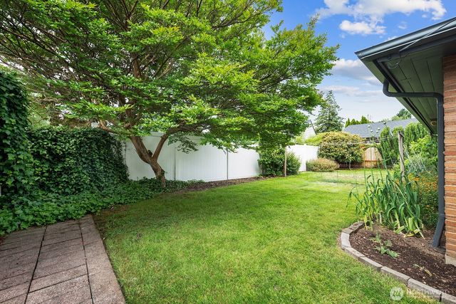 827 N 1st Street, Renton, WA 98057