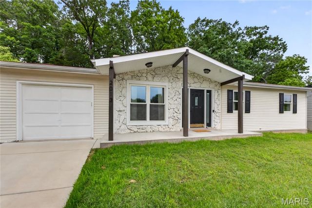 2013 Waybridge Lane, Fenton, MO 63026