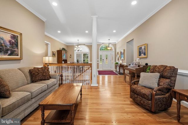 21484 CEDAR DR, Sterling, VA 20164