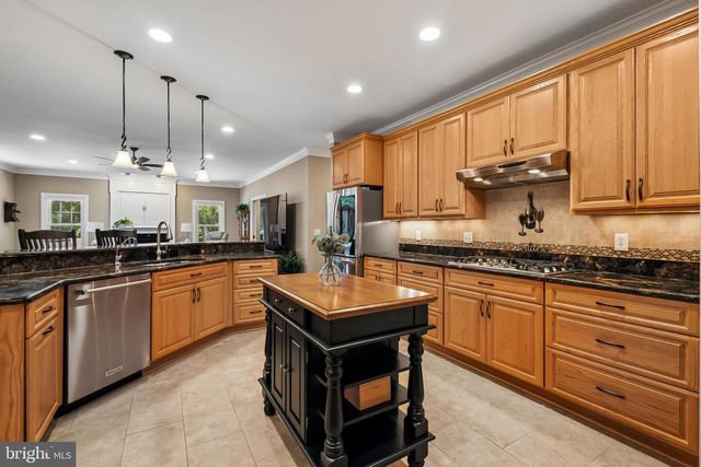 21484 CEDAR DR, Sterling, VA 20164