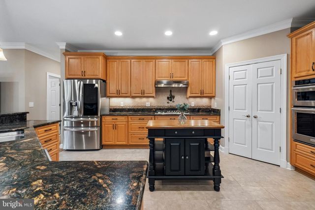 21484 CEDAR DR, Sterling, VA 20164