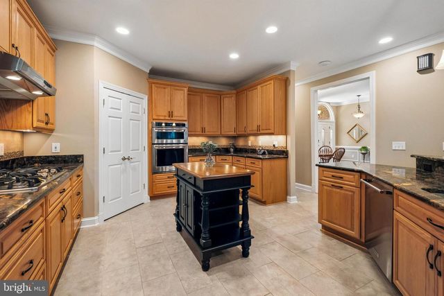 21484 CEDAR DR, Sterling, VA 20164