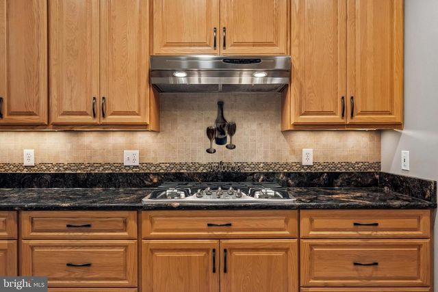 21484 CEDAR DR, Sterling, VA 20164